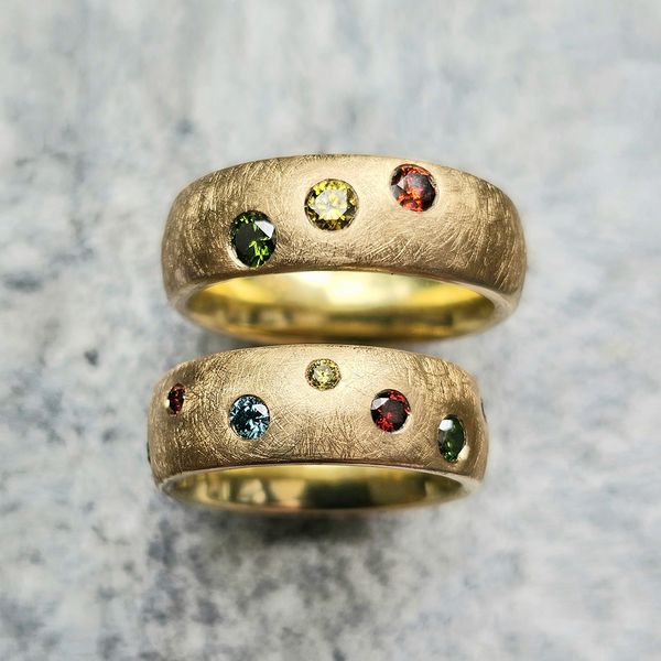 750 Gold mit bunten Brillanten 750 Gold mit bunten Brillanten