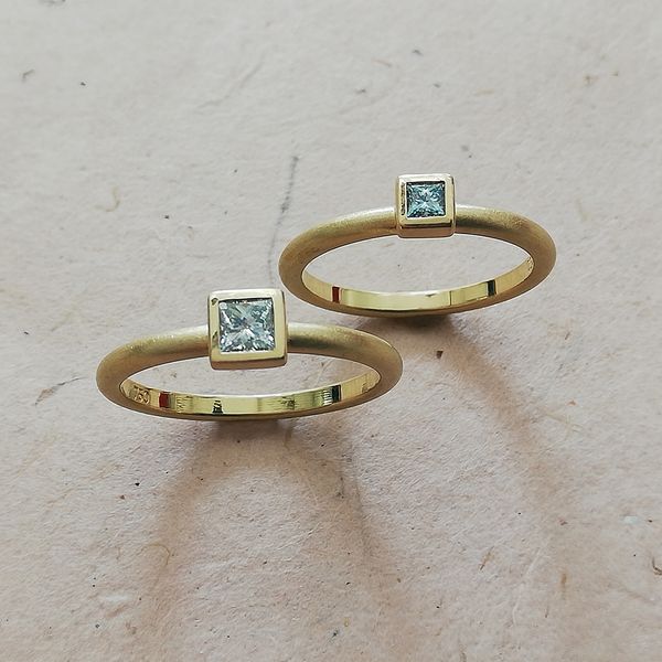 750Gold blaue Diamanten Princesscut 750Gold blaue Diamanten Princesscut